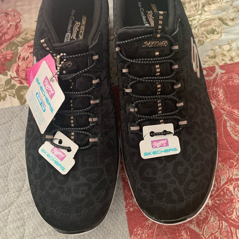 Brand new with tags. Sketchers Empire D’lux Sneaker Black size 10m